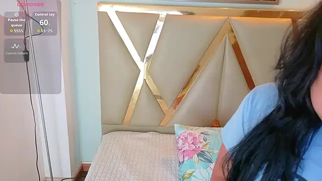 Snapshot of cattaleeyaa chatting on 12, 10, 2025 cattaleeyaa online show from 12, 10, 2025