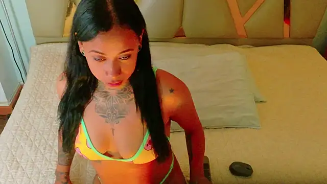 Snapshot of cattaleeyaa chatting on 19, 10, 2025 cattaleeyaa online show from 19, 10, 2025