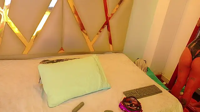 Snapshot of cattaleeyaa chatting on 13, 10, 2025 cattaleeyaa online show from 13, 10, 2025