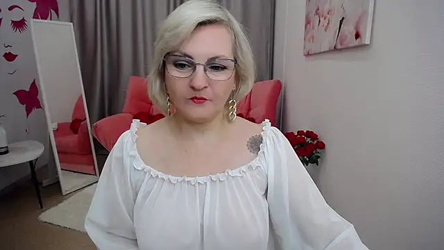 Snapshot of BlondeBrilliant7 chatting on 16, 12, 2024 BlondeBrilliant7 online show from 16, 12, 2024