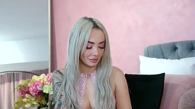 FrancescaMcGray online show from 11, 11, 2025