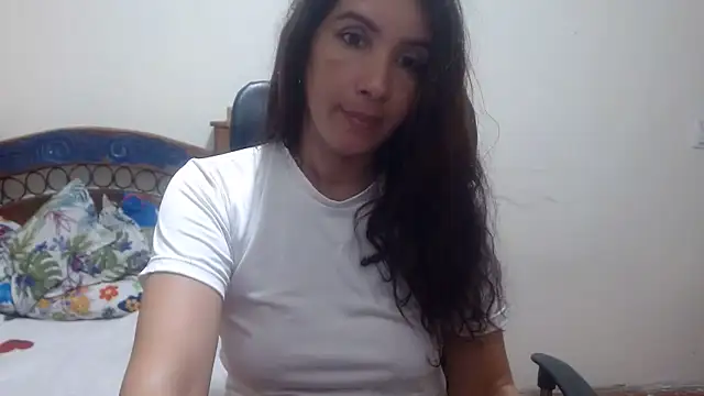 Snapshot of Ainhoa-hot chatting on 17, 6, 2026 Ainhoa-hot online show from 17, 6, 2026