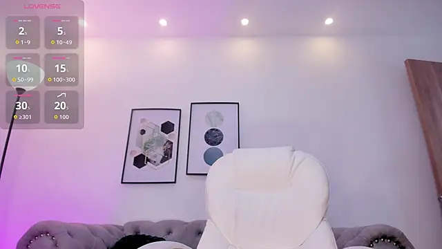 Aida adams online show from 6, 11, 2025