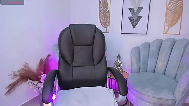 Aida adams online show from 8, 3, 2026