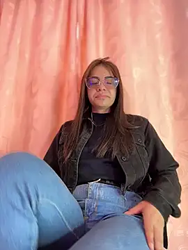 Snapshot of hannacruzsj chatting on 30, 10, 2025 hannacruzsj online show from 30, 10, 2025