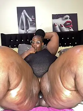 MsWhiteChocolatte online show from 22, 2, 2025
