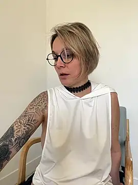 Snapshot of marinella07 chatting on 18, 3, 2025 marinella07 online show from 18, 3, 2025