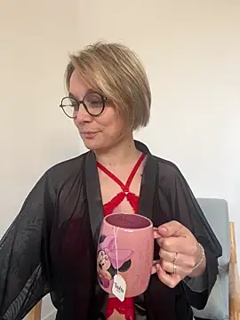 Snapshot of marinella07 chatting on 8, 3, 2025 marinella07 online show from 8, 3, 2025
