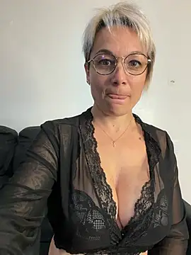 Snapshot of marinella07 chatting on 12, 6, 2026 marinella07 online show from 12, 6, 2026