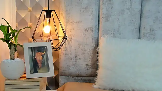 Sara Thompsoon online show from 8, 2, 2026