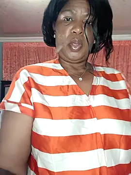 Snapshot of TALLNSEXY48 chatting on 1, 5, 2026 TALLNSEXY48 online show from 1, 5, 2026