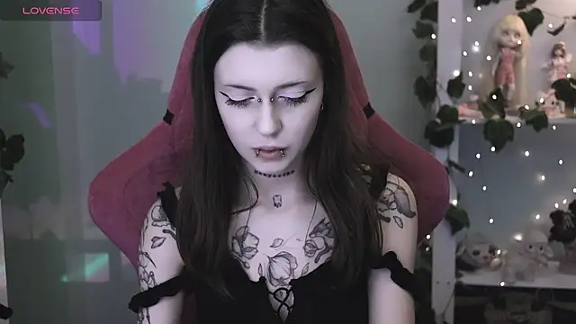 prettybones online show from 7, 5, 2026