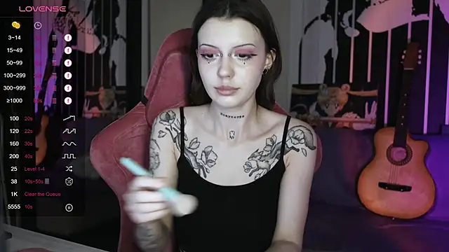 Snapshot of prettybones chatting on 29, 12, 2024 prettybones online show from 29, 12, 2024