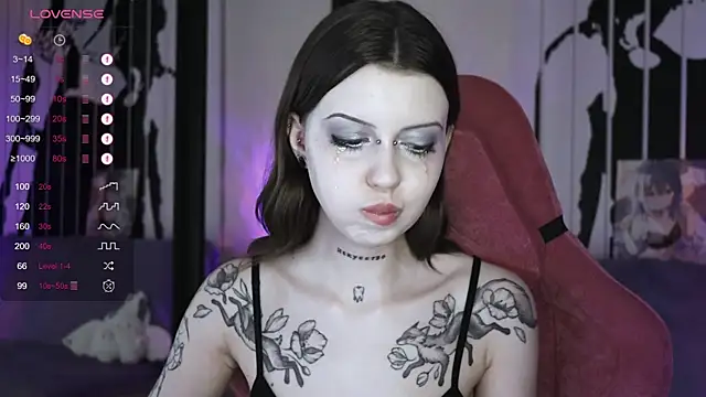 Snapshot of prettybones chatting on 12, 1, 2025 prettybones online show from 12, 1, 2025