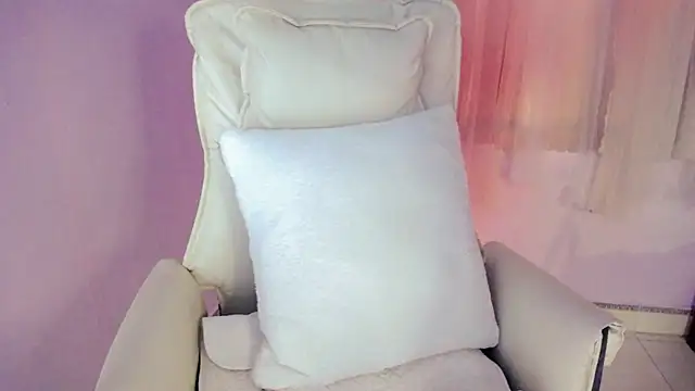   18Angel   online show from 19, 11, 2025