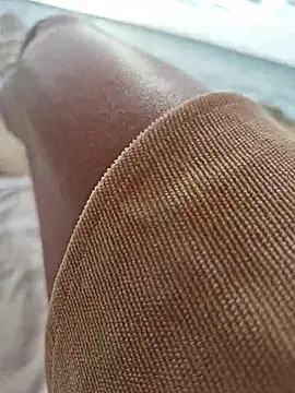 Snapshot of SexyErola27 chatting on 23, 10, 2025 SexyErola27 online show from 23, 10, 2025