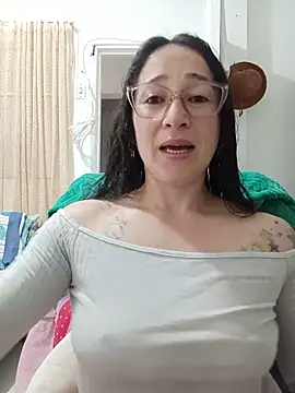 Snapshot of emilypoppy3 chatting on 5, 6, 2026 emilypoppy3 online show from 5, 6, 2026