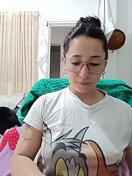 Snapshot of emilypoppy3 chatting on 6, 6, 2026 emilypoppy3 online show from 6, 6, 2026