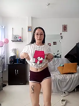 emilypoppy3 online show from 20, 4, 2026