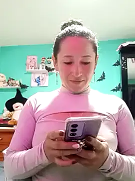 Snapshot of emilypoppy3 chatting on 5, 3, 2025 emilypoppy3 online show from 5, 3, 2025