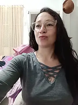 Snapshot of emilypoppy3 chatting on 27, 5, 2026 emilypoppy3 online show from 27, 5, 2026
