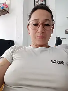 Snapshot of emilypoppy3 chatting on 13, 5, 2026 emilypoppy3 online show from 13, 5, 2026