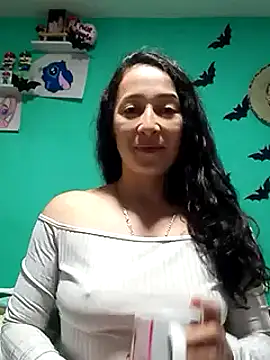 Snapshot of emilypoppy3 chatting on 6, 2, 2025 emilypoppy3 online show from 6, 2, 2025
