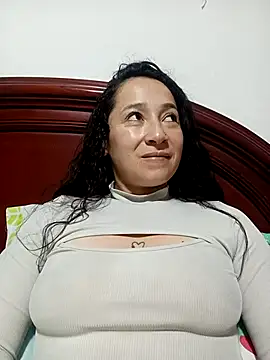 Snapshot of emilypoppy3 chatting on 9, 9, 2025 emilypoppy3 online show from 9, 9, 2025