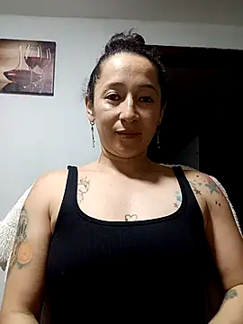Snapshot of emilypoppy3 chatting on 12, 9, 2025 emilypoppy3 online show from 12, 9, 2025