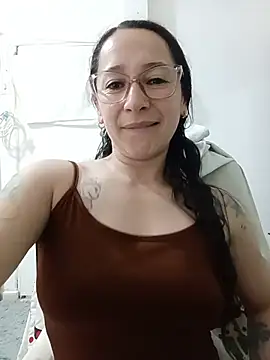 emilypoppy3 online show from 13, 7, 2026