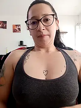 emilypoppy3 online show from 10, 3, 2026