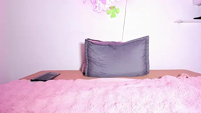 Snapshot of alisiadreams22 chatting on 5, 11, 2025 alisiadreams22 online show from 5, 11, 2025