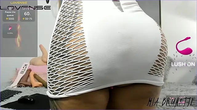 Snapshot of _Mia_Brunette_ chatting on 9, 1, 2025 Mia Brunette online show from 9, 1, 2025