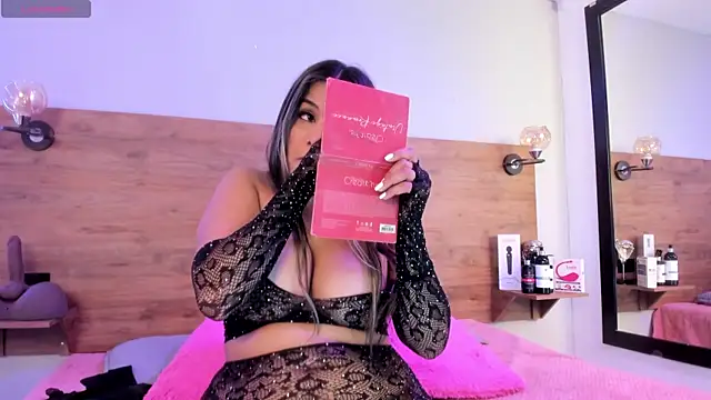 Snapshot of DeboraEvans chatting on 11, 11, 2025 DeboraEvans online show from 11, 11, 2025