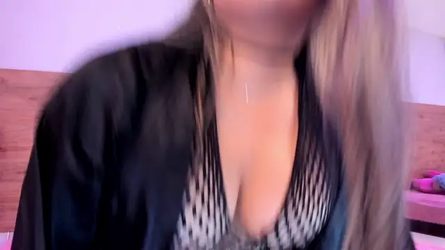 Snapshot of DeboraEvans chatting on 3, 12, 2025 DeboraEvans online show from 3, 12, 2025