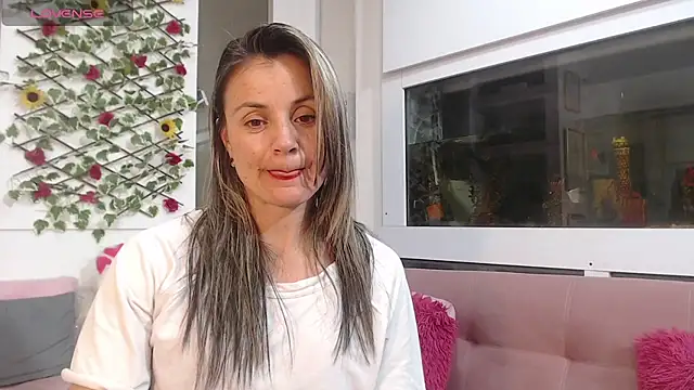 Snapshot of sweetfantasyy69 chatting on 21, 3, 2025 sweetfantasyy69 online show from 21, 3, 2025