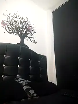 curvy cutie online show from 4, 2, 2025