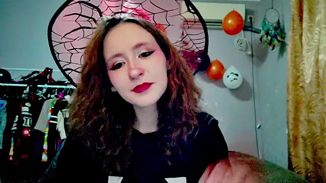 Snapshot of JoannaTompson chatting on 18, 10, 2025 JoannaTompson online show from 18, 10, 2025