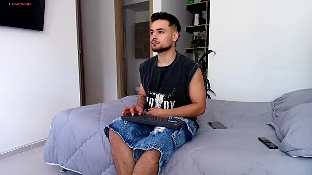 Aron-santoro online show from 6, 7, 2026