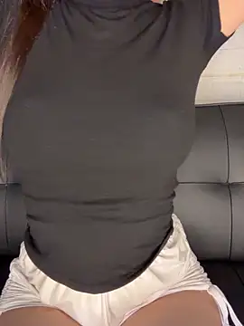 Thao-Cherry online show from 23, 12, 2025