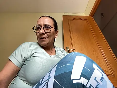 sweeviolet online show from 21, 2, 2025