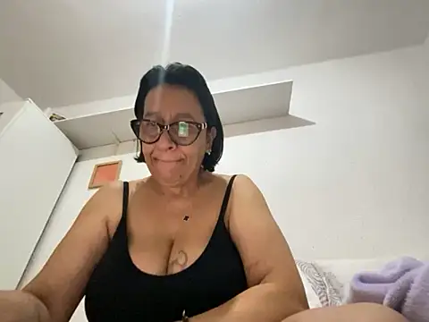 Snapshot of sweeviolet chatting on 6, 5, 2026 sweeviolet online show from 6, 5, 2026