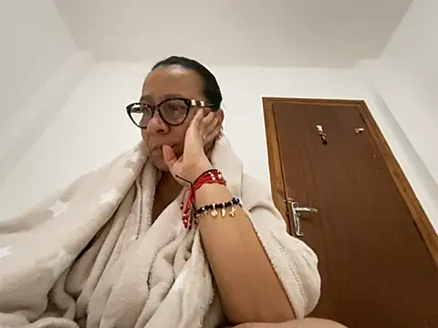 sweeviolet online show from 21, 4, 2026