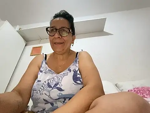 Snapshot of sweeviolet chatting on 25, 5, 2026 sweeviolet online show from 25, 5, 2026