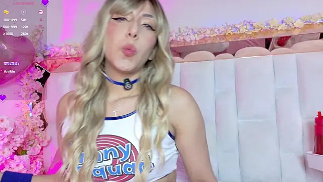 Snapshot of Sofy-Squirt chatting on 9, 6, 2026 Sofy-Squirt online show from 9, 6, 2026