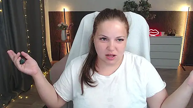 Crazyy girl  online show from 1, 7, 2026