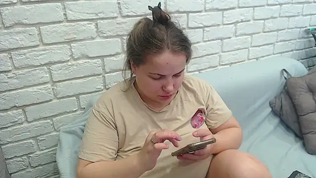 Crazyy girl  online show from 5, 4, 2026