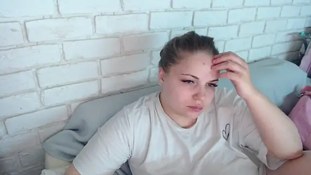 Crazyy girl  online show from 8, 4, 2026