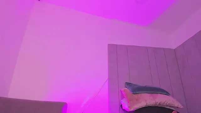 kaylarossi online show from 17, 2, 2025