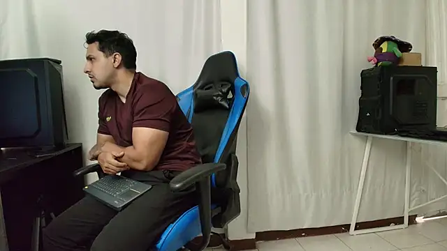 Snapshot of hott_dicks chatting on 31, 3, 2026 hott dicks online show from 31, 3, 2026